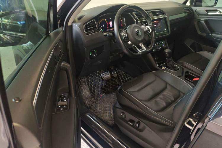 Used Volkswagen Tiguan L 2021 330TSI Automatic Two-Wheel Drive R-Line Flagship Edition
