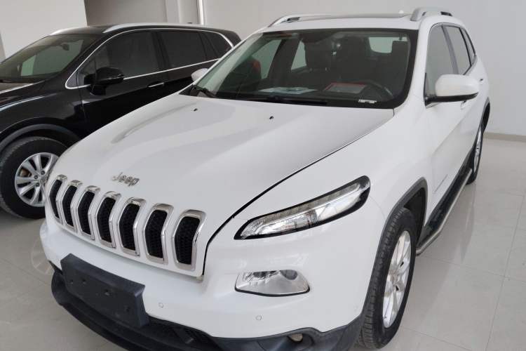 Used  Cherokee 2016 2.0L Superior Edition
