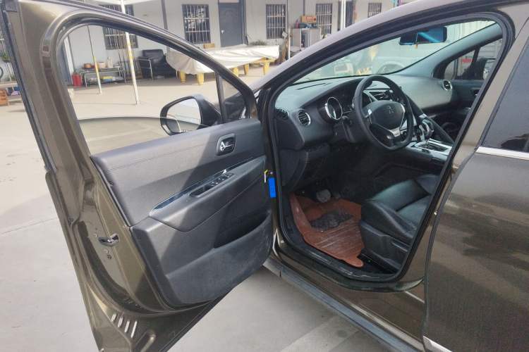 Used Peugeot 3008 2013 2.0L Automatic Classic Edition
