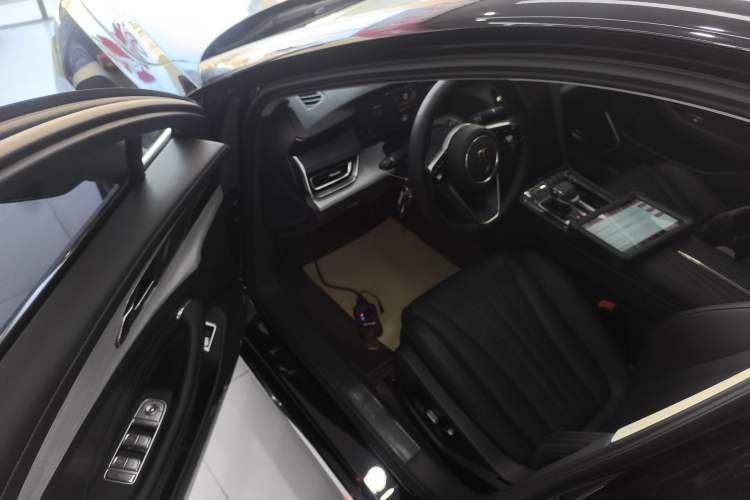 Used Hongqi H5 PHEV 2025 130 Super Hybrid Version
