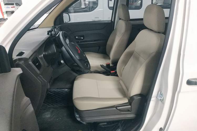 Used Wuling Hongguang V 2022 1.5L Jingqu Edition Electric-Assist LAR
