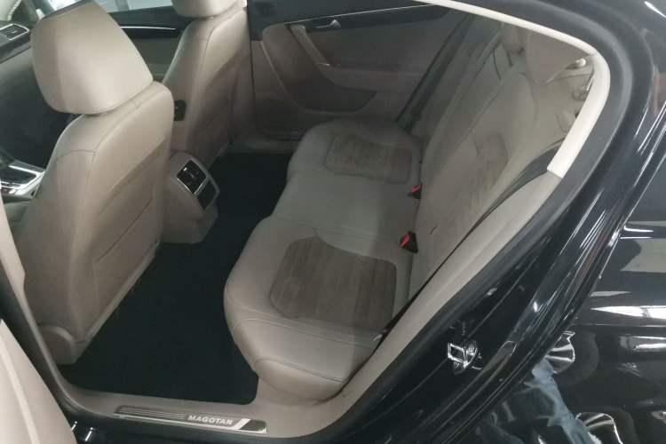 Used Volkswagen Magotan 2015 Facelift 1.8TSI Luxury Model
