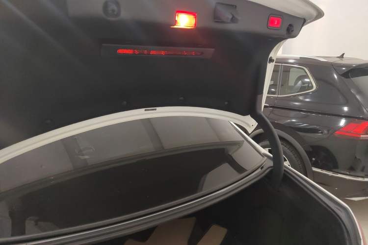 Used Mercedes-Benz E-Class 2017 E 300 L Sport Luxury Edition
