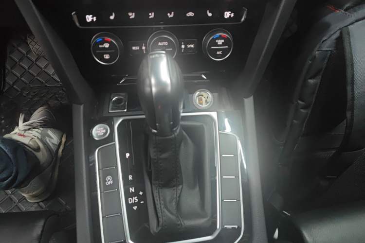 Used Volkswagen Magotan 2019 330TSI DSG Luxury Version China VI Standard
