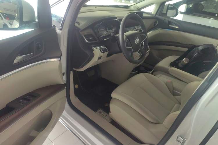 Used Buick GL8 2023 Land Executive Class Smart Enjoyment Model