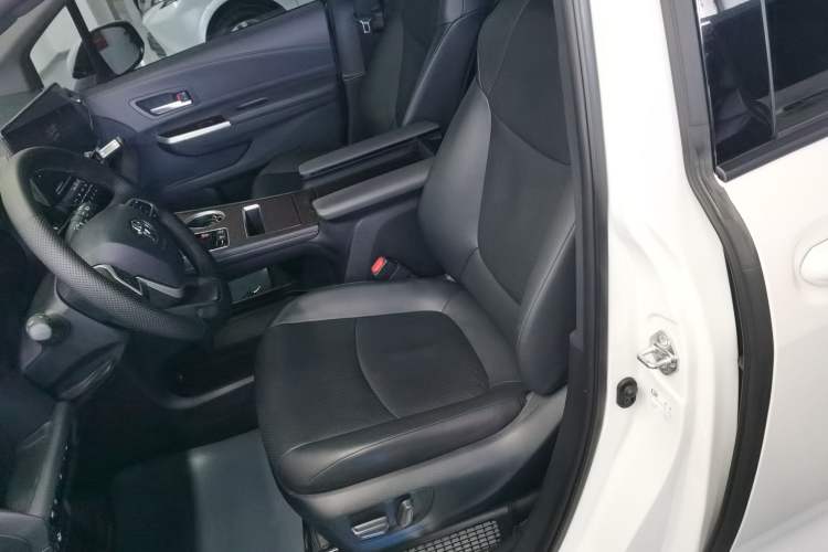 Used Toyota Granvia 2024 2.5L Hybrid Prestige PLUS Edition