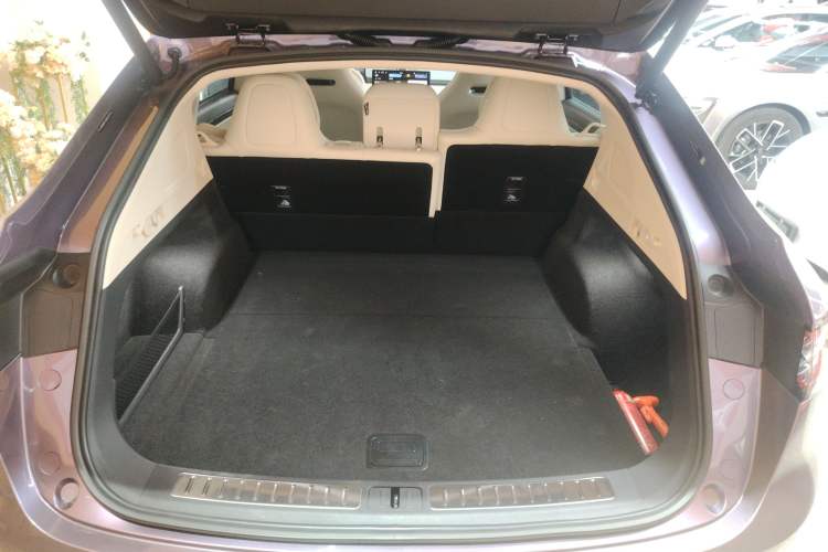 Used Hima Luxeed R7 2024 All-Electric 736 km Ultra
