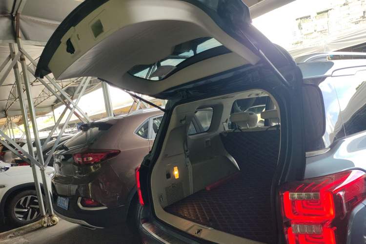 Used GAC Trumpchi GS8 2017 320T Two-Wheel Drive Luxury Smart Connectivity Version (7 Seats)
