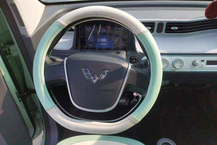 Used Wuling Hongguang MINIEV 2022 Macaron Premium Model – Lithium Iron Phosphate