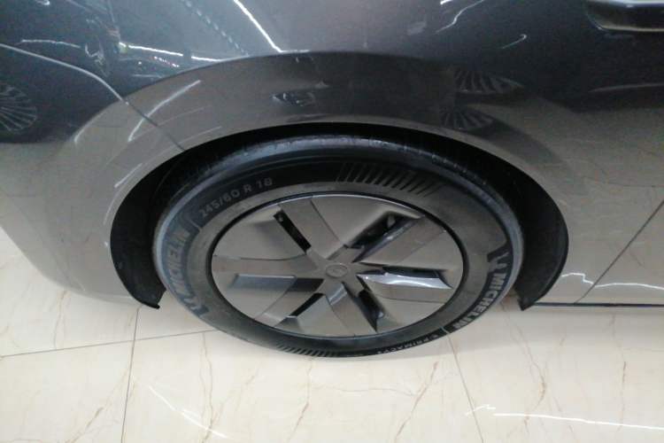 Used Li Auto MEGA 2024 Ultra Model
