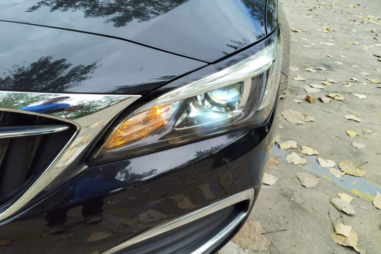 Used Buick Verano 2018 Sedan 20T Dual-Clutch Elite Model
