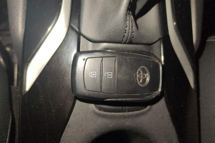 Used Toyota FRONTLANDER 2022 2.0L CVT Luxury Edition