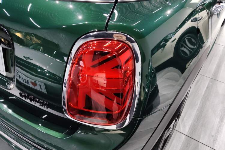 Used  MINI 2018 1.5T COOPER Racing Edition Five-Door Version
