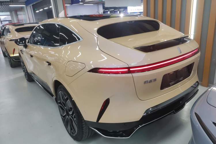 Used  11 2024 630 Rear-Wheel Drive Edition with Three Lasers