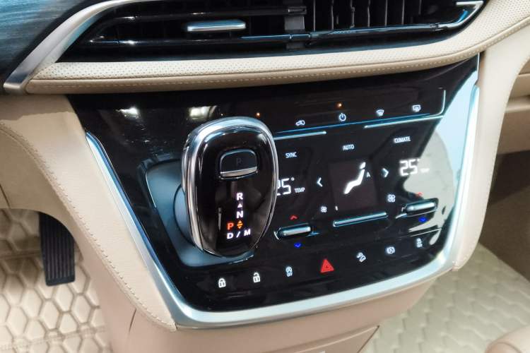 Used Buick GL8 2021 ES Land Cruiser 653T Smart Flagship Model
