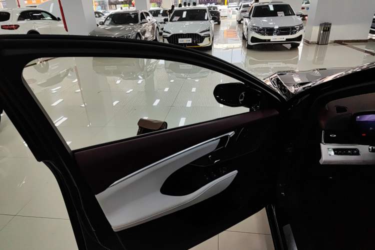 Used Buick LaCrosse 2023 28T Prestige Edition
