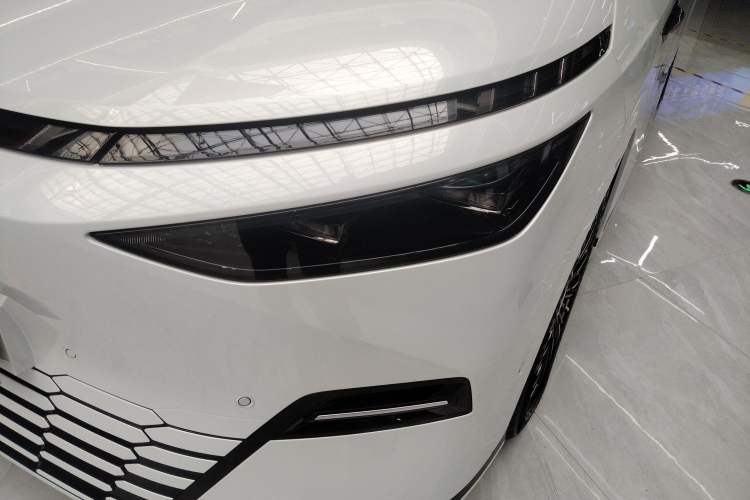 Used XPeng X9 2025 740 Ultra-Long Range Max