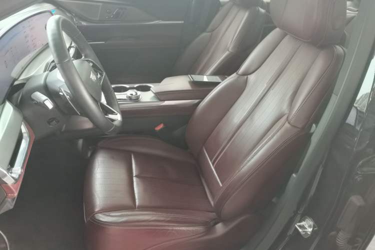 Used Cadillac XT5 2025 2.0T Platinum Edition
