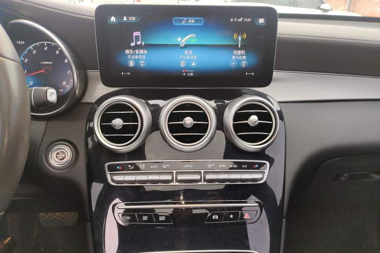 Used Mercedes-Benz GLC 2022 GLC 260 L 4MATIC Dynamic Edition
