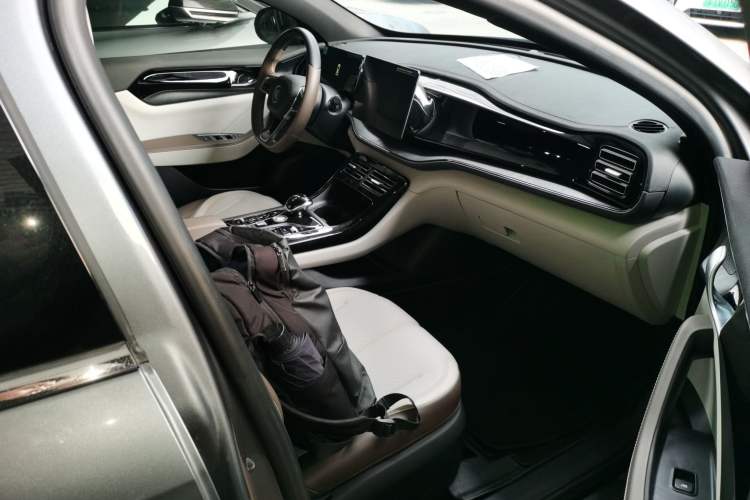 Used BYD Qin PLUS 2024 HONOR Edition DM-i 55KM Leading Model
