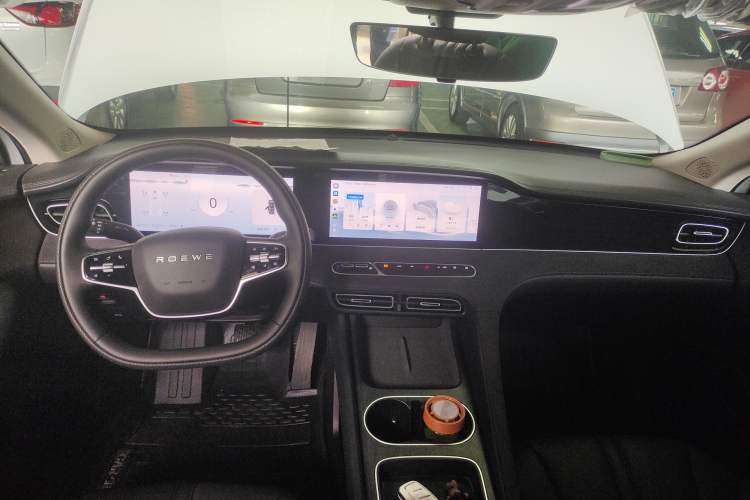 Used Roewe D7 2025 DMH 125 Excellence Edition
