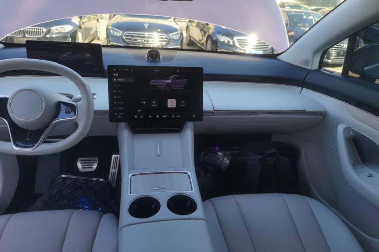 Used Hima Luxeed R7 2024 All-Electric 736 km Ultra
