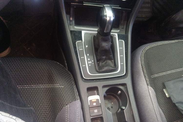 Used Volkswagen Golf 2018 1.6L Automatic Fashion Model