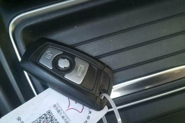 Used BMW 3 Series 2015 320i Fashion Model
