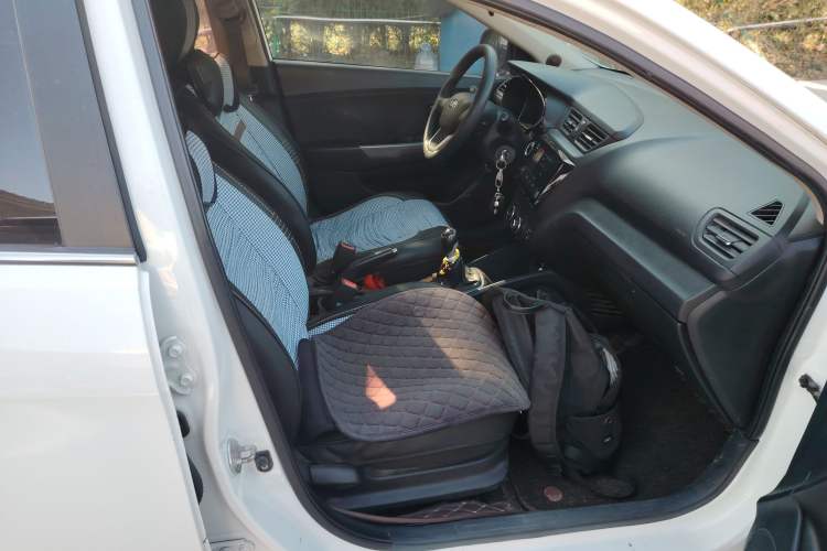 Used Kia K2 2012 Sedan 1.4L MT GLS Commemorative Edition
