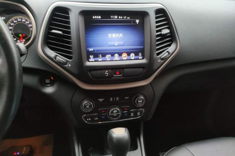 Used  Cherokee 2017 2.0L Superior Edition