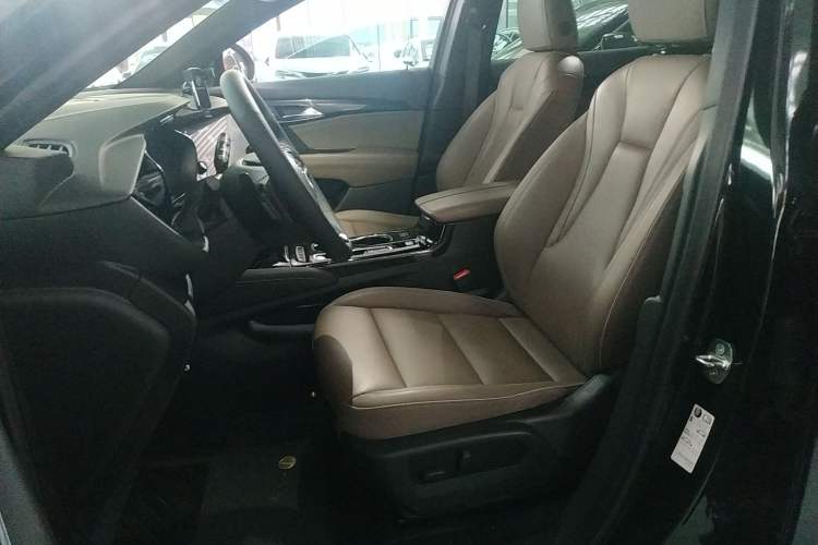 Used Buick Envision 2021 Encore Plus 652T Five-Seat Luxury Model
