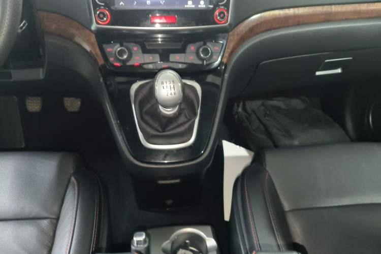 Used Haval H6 2014 Sport Version 1.5T Manual Two-Wheel Drive Elite Edition
