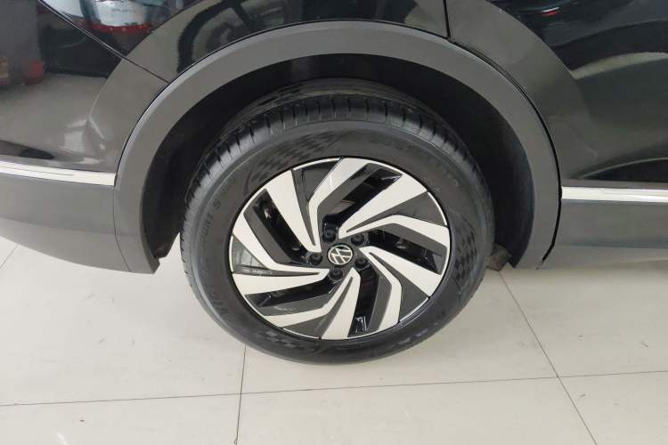 Used Volkswagen Tiguan L 2024 330TSI Automatic Two-Wheel Drive Smart Edition
