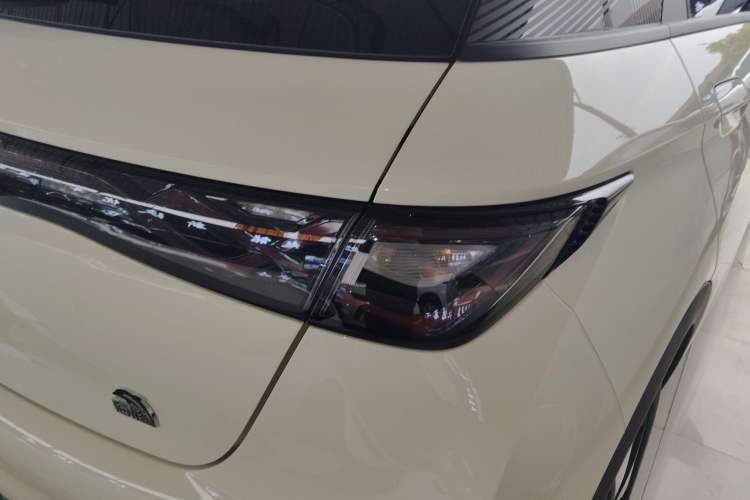 Used BYD Dolphin 2023 420 km Free Version
