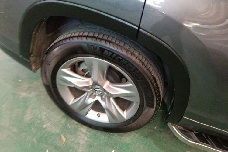 Used Toyota Highlander 2018 2.0T Four-Wheel Drive Luxury Edition 7 Seats China V Emission Standard