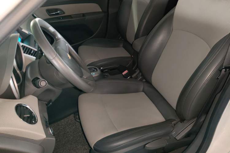 Used Chevrolet Cruze 2013 1.8L SE AT
