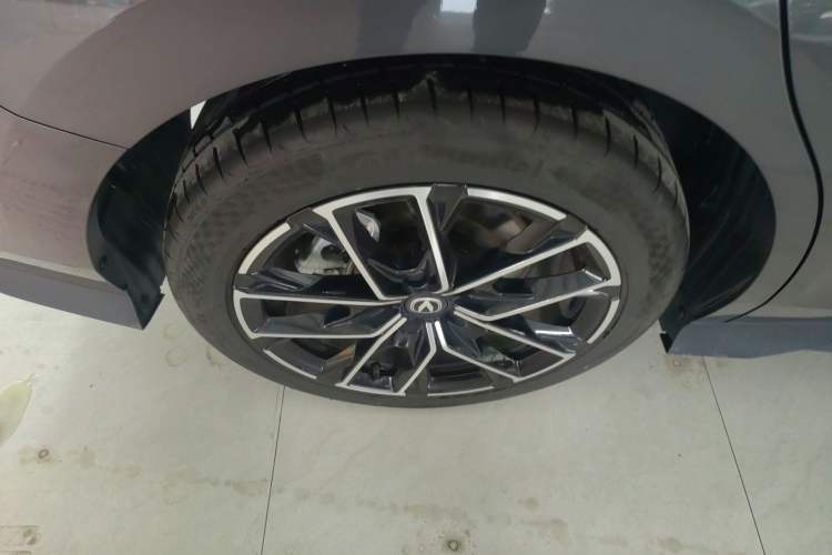 Used Changan UNI-V iDD 2024 Blue Whale Smart Electric iDD 136km Luxury Model