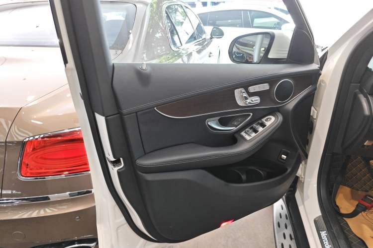 Used Mercedes-Benz GLC 2022 GLC 260 L 4MATIC Luxury Model
