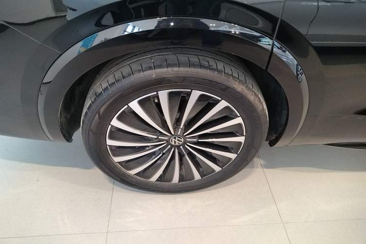 Used Volkswagen Viloran 2024 380TSI Premium Edition
