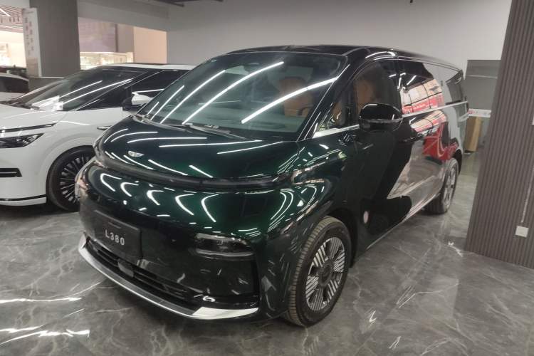 Used Geely Galaxy LEVC L380 2024 140-Degree 6-Seater All-Wheel-Drive Ultra