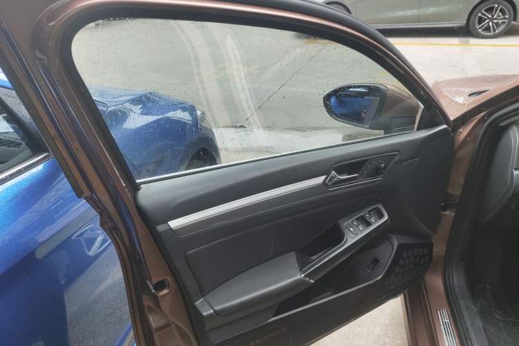 Used Volkswagen Lamando 2018 280TSI DSG Comfort Edition
