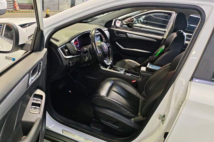 Used Roewe RX5 2019 20T Two-Wheel Drive Automatic 4G Connected Platinum Edition
