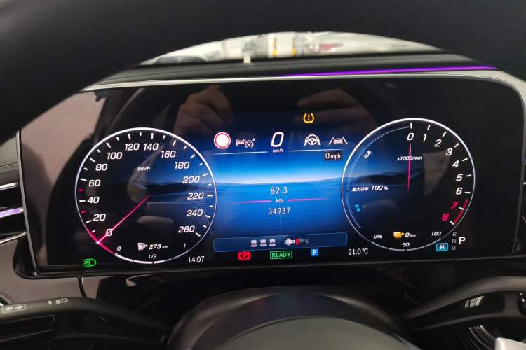 Used Mercedes-Benz E-Class New Energy 2024 E 350 e L Plug-in Hybrid Sedan
