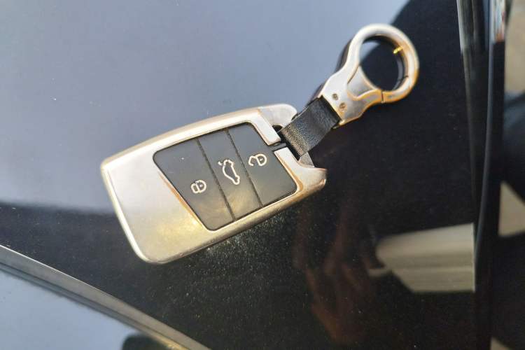 Used Volkswagen Magotan 2023 2 Million Units Limited Edition 330TSI DSG Leading Version