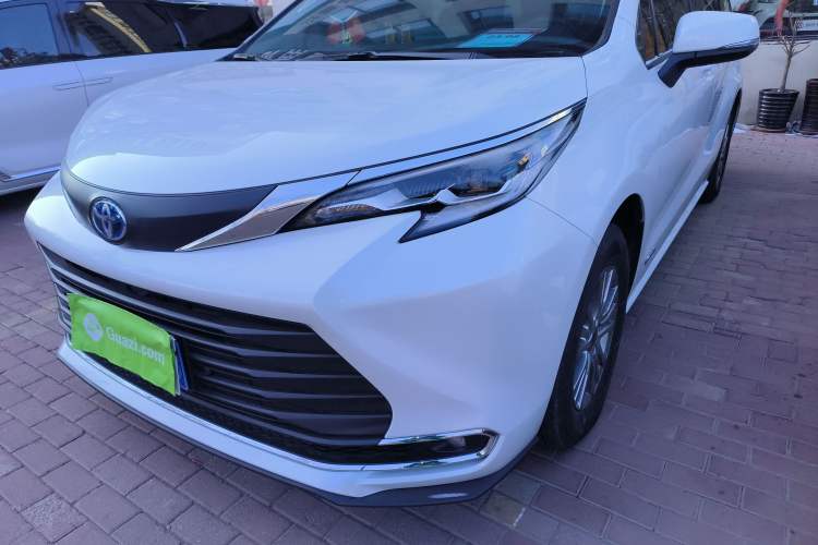 Used Toyota Sienna 2023 2.5L Hybrid Comfort Edition
