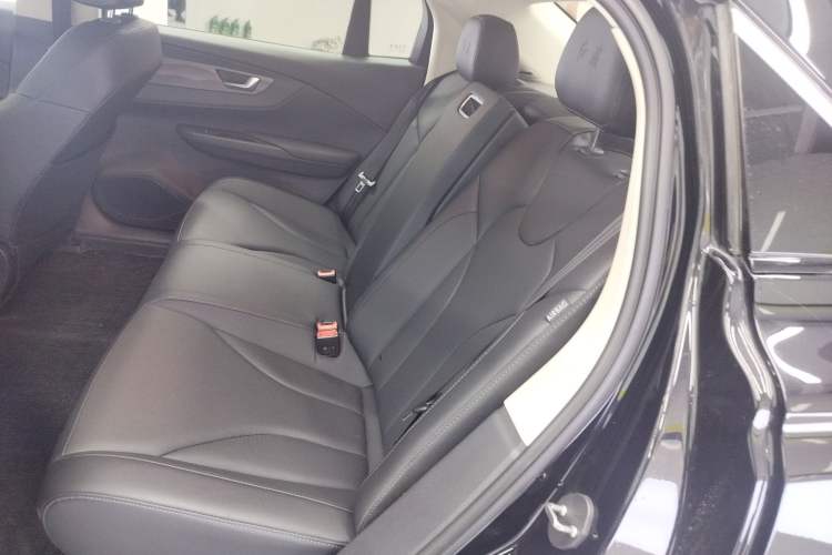 Used Hongqi E-QM5 2022 431 km Charge & Enjoy Edition
