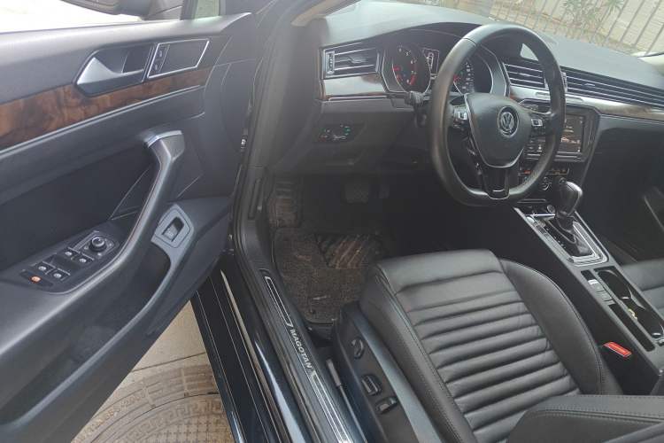 Used Volkswagen Magotan 2019 330TSI DSG Luxury Model China V Standard