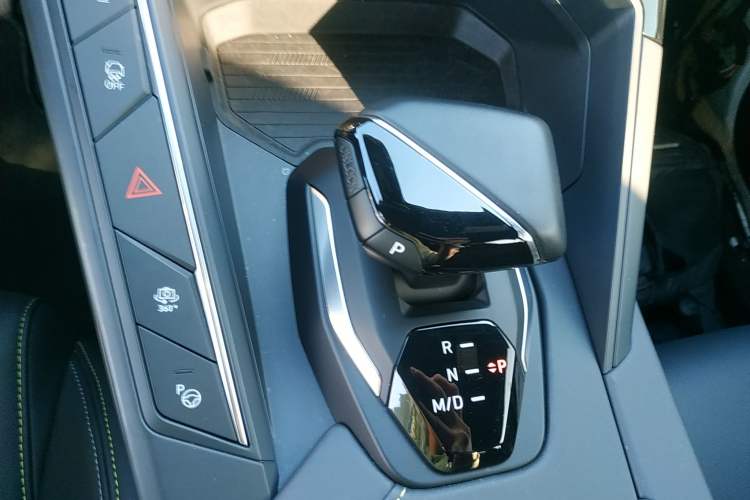 Used Lynk & Co 06 2023 Remix 1.5T Dynamic Halo
