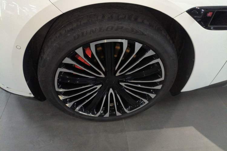 Used  12 2025 Ultra Extended-Range Edition