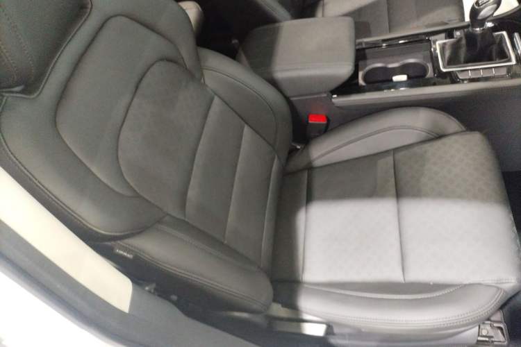 Used Sinotruk VGV U70 2020 1.5T Manual Luxury Edition 5 Seats
